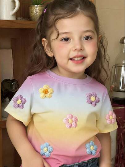 女婴彩虹渐变背景彩色花卉数码印花圆领短袖上衣，适合夏季上学、居家、户外活动穿着，可爱夏日女婴装扮，韩版风格