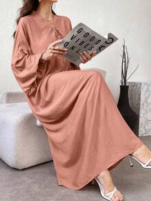 Yasmyna Gaun Wanita Warna Polos Model Arab dengan Kerah V, Detail Simpul dan Kerutan, Cocok untuk Pesta Kasual dan Perjalanan - Berwarna merah muda - View 5