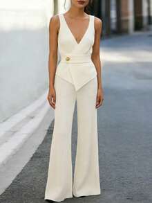 Franclia 女士休闲优雅日常百搭纯色V领无袖不规则下摆金属扣腰带修身短款背心，搭配高腰喇叭裤和针织衫两件套，春夏款 - 白色 - 查看 1