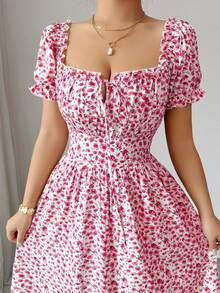 Elenzga 新款女士数码印花泡泡袖系带露背收腰连衣裙，优雅迷人，适合度假、约会等场合，尽显精致气质。 - 粉色 - 查看 4