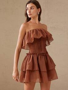 Aveloria Rosie 新款夏季法式小码无肩带蛋糕短裙，性感修身荷叶边下摆优雅连衣裙，浪漫韩式独特设计甜美优雅露锁骨修身网纱拼接A字迷你连衣裙 - 棕色 - 查看 5