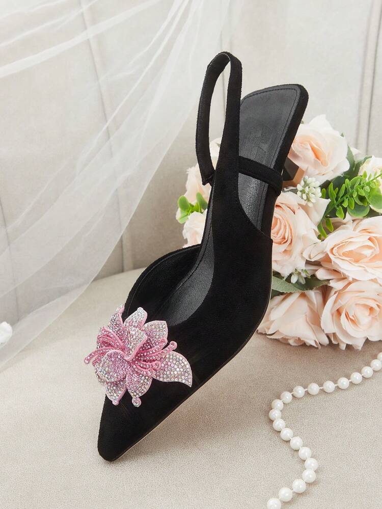 CUCCOO HITCHD Women Shoes Spring Summer New Three-Dimensional Cute Big Bow Design Pointed Toe Wine Glass Heel Middle Heel Romantic Elegance Temperament Simple Black Satin High Heel Single Slingback Dating Afternoon Tea Party Valentine's Day Elegant Wear Banquet Dating Evening Dress Sweet And Sexy Wedding Shoes Half Slippers Macaron White Beige Blue Royal Blue Pink Brown Green Burgundy Gray Rose Red Purple Yellow Orange Apricot Gold Silvery Diamonds Big Size Rhinestone Flower Lace
