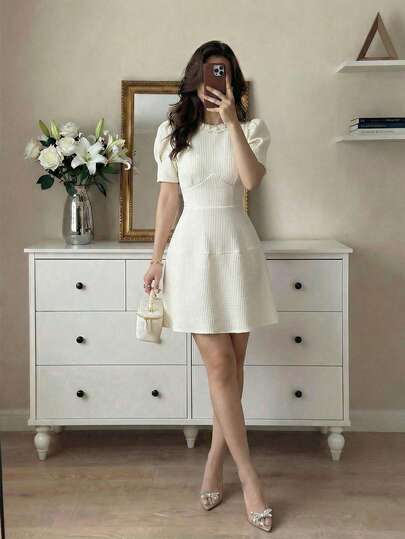 Modelyn 女士纯色常规肩部花瓣袖立领收腰休闲夏季迷你连衣裙