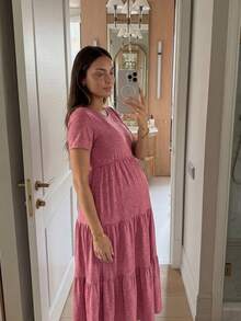SHEIN Vestido de maternidad de unicolor con volantes en el bajo y cuello redondo de manga corta - Rosa - Ver 5