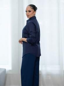 Melissa Matos 2025秋冬新款藏蓝色翻领露肩前开襟女式衬衫，现代优雅都市商务休闲办公装，适合约会、派对、婚礼、生日、万圣节、圣诞节等场合。 - 藏蓝色 - 查看 5