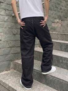 Manfinity EMRG 男士街头风口袋抽绳裤 - 黑色 - 查看 2