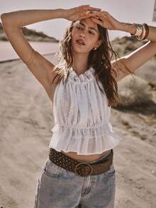 Easelle 波西米亚风褶皱蕾丝透视性感浪漫露背吊带上衣 - 白色 - 查看 5