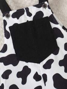 SHEIN Perso Play 两件套幼儿男童西部牛仔休闲百搭可爱西部牧场图案印花口袋连体裤，饰有流苏，搭配红色头巾和无遮阳西部牛仔帽 - 彩色 - 查看 5