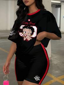 Slaydiva Betty Boop x SHEIN 大码女式圆领卡通字母印花短袖上衣和短裤休闲日常两件套 - 彩色 - 查看 5
