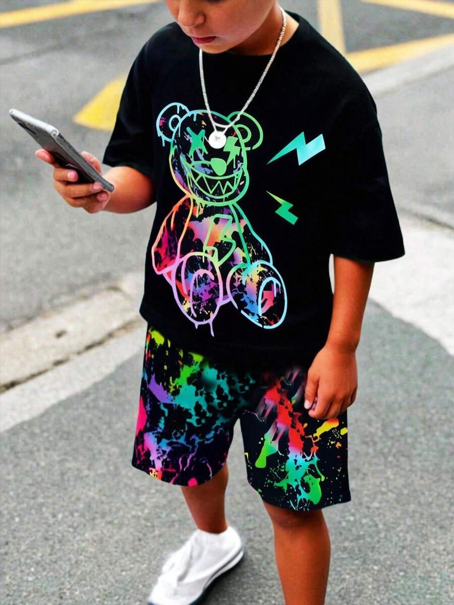 SHEIN 2 pièces/Set Style de rue décontracté pour pré-adolescents Drôle Motif 3D T-shirt à col ras-du-cou à manches courtes et short à taille élastique, convient pour l'automne, le printemps, l'été, les jeux extérieurs, l'école, le style de rue, les fêtes et les loisirs