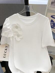 Airaco Plus Size Summer Casual 3D Floral Decor Round Neck Short Sleeve T-Shirt - White - View 1