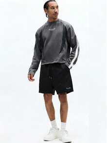 SUMWON Pantalones cortos negros con cordón para hombres con bordado de logotipo con texto, ropa de estar en casa casual de verano, ajuste relajado, cintura elástica - Negro - Ver 5