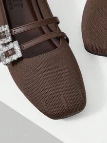 MOTF PREMIUM Zapatos planos de piel sintética de PU con decoración de rhinestones - Café oscuro - View 5