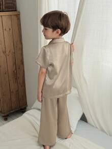 DAZY 男童单排扣短袖上衣和裤子休闲家居服睡衣套装 - 卡其色 - 查看 2