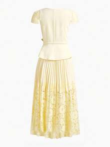 ZEYLAH مجموعة قطعتين للنساء تتكون من ملابس علوية أنيقة ذات لون أحادي مع ألواح من الدانتيل وتنورة منكرشة - أصفر - مشاهدة 2