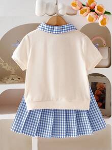 Elladie kids 2026 夏季新款柔软舒适面料时尚单品，2026 春夏新款度假旅行必备单品，女童两件套，短袖印花上衣搭配格子裙，甜美时尚的夏季休闲装扮 - 藍色 - 查看 2