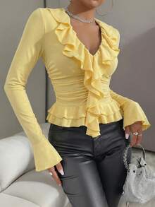 Glamine Blusa con cuello en V, volantes y mangas acampanadas, cintura fruncida en color amarillo mantequilla, camiseta de manga larga ajustada y sexy, capa base versátil y sexy para citas y uso diario, blusa elegante y ajustada todo a juego para mujer, blusas con volantes amarillas de manga larga - Amarillo - Ver 3