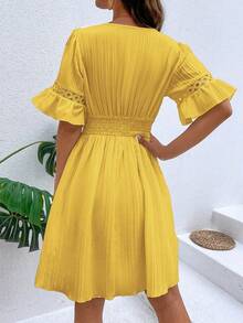 Breezaya 尔蕾丝拼接荷叶边袖连衣裙度假沙滩装女装 - 黃色 - 查看 2