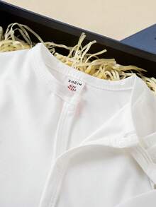 Bộ đồ 5 món cho bé gái sơ sinh: Áo liền quần dài tay cổ tròn, áo sơ mi cài cúc bên hông, quần dài có tất, áo liền quần dài tay và mũ, đồ ngủ và mặc nhà mùa xuân/hè. - trắng - Xem 5