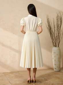 Đầm xếp ly thanh lịch dành cho thiếu nữ, cổ áo phối màu tương phản, tay phồng, dài ngang gối, cài cúc phía trước, thích hợp cho mặc hàng ngày, sinh nhật và các buổi tụ họp khác nhau, mùa xuân/hè. - Màu be - Xem 2