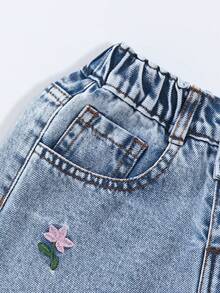 SHEIN Váy denim dáng chữ A thêu hoa màu xanh nhạt mới cho bé gái tuổi teen mùa hè 2026, cạp cao, ôm sát, dáng suông dài, phong cách retro Mỹ, Nhật Bản, thời trang đường phố, chất liệu denim dày dặn, thích hợp mặc hàng ngày, đi nghỉ mát, dự lễ hội âm nhạc. - Rửa nhẹ - Xem 5