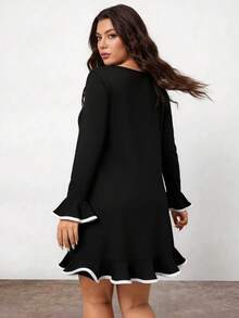 Enliva Vestido de línea A con cuello redondo para mujer talla grande con ribete blanco y puños y bajo con volantes, adecuado para la oficina, fiestas, banquetes, San Valentín, etc. Vestido negro de manga larga con volantes, para silueta de manzana y redondeada - Negro - Ver 3