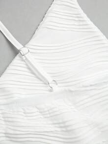 Franclia Casual Vacation Versatile V-Neck Criss-Cross Back Camisole, Women's White Sleeveless Tank Top, Lightweight Casual Vest For Spring/Summer, Commuting Versatile White Tank Top - White - View 7