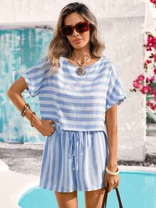 Vivid Eden Bộ đồ nữ gồm áo tay ngắn cổ tròn kẻ sọc và quần short cạp chun, kiểu dáng thường ngày. - Xanh và trắng - Xem 7