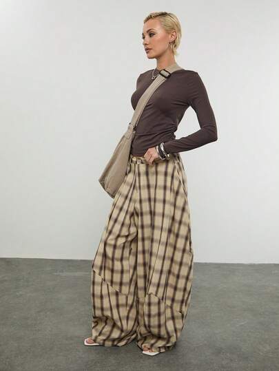 COUREZ Pantalones holgados tipo globo a cuadros con detalle de costura asimétrica / Ropa de primavera Y2K para mujer, atuendos casuales, atuendos para salir, atuendos de vacaciones de primavera, atuendos de verano, pantalones de verano