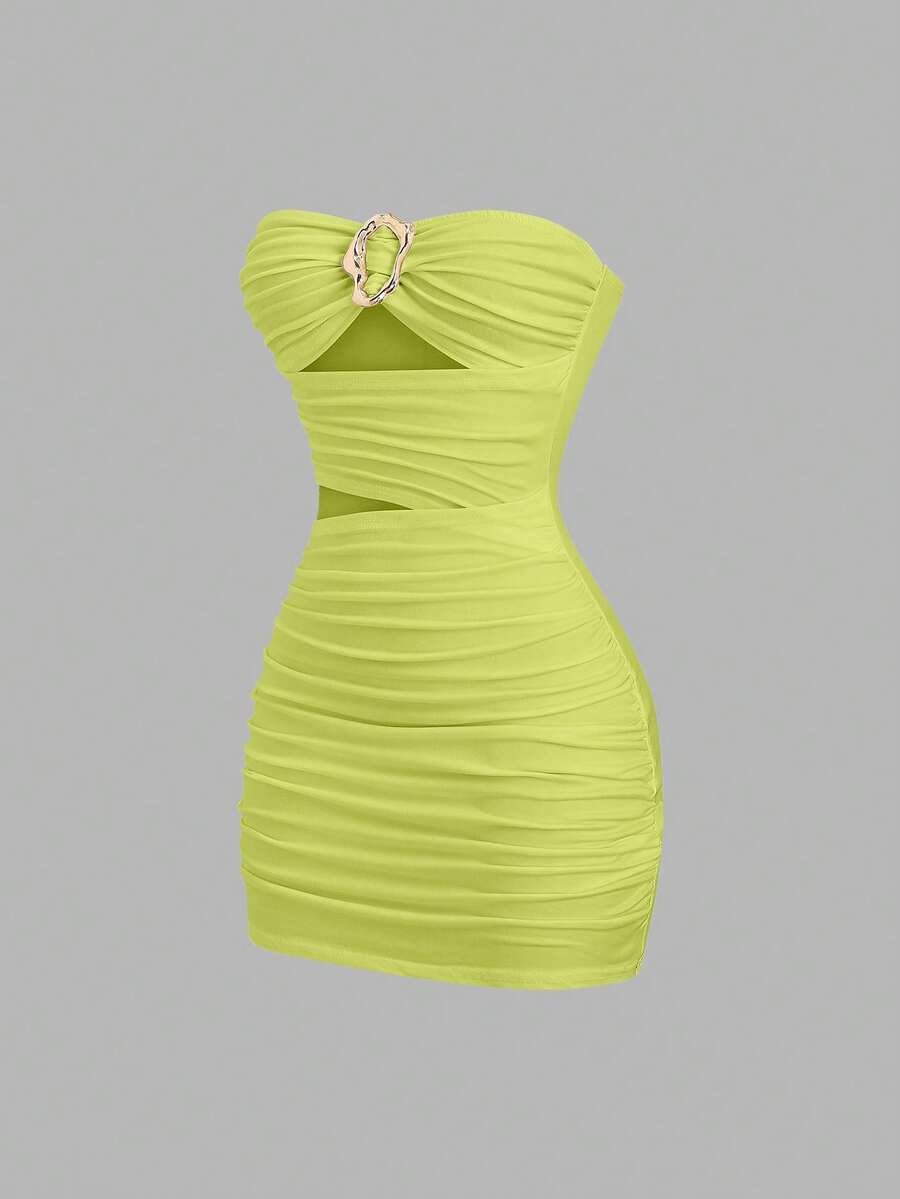 Sweetra Women's Sexy Fitted Strapless Short Dress With Metal Buckle - Green - View 1