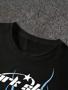 Manfinity EZcore طقم سترة رجالي مقاس كبير، طقم ملابس علوية وشورت بطباعة جرافيك بطراز الشارع 77، طقم صيفي فضفاض مكون من قطعتين - أبيض - مشاهدة 7