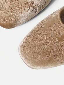 MOTF Sepatu flat wanita retro elegan berbahan beludru bordir dengan gesper yang dapat disesuaikan, cocok untuk Hari Valentine. - Aprikot flanel - View 5