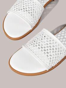 Styleloop Women's Bohemian Woven Raffia Open Toe Flat Sandals, Suitable For Casual, Vacation, Beach, Classic Commute, Boho, Retro American, Music Festival And Party Outfits Summer Shoes - White - View 4