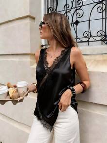 Pariaura 女士休闲优雅黑色V领无袖蕾丝镂空不规则下摆亮面上衣，夏季衬衫，适合日常穿着/教师节/商务场合/通勤/休闲度假 - 黑色 - 查看 3