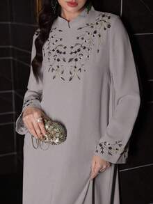 Al Najma Elegant Embroidered Robe, Middle Eastern Saudi Arabian Style Abaya - Light Grey - View 6