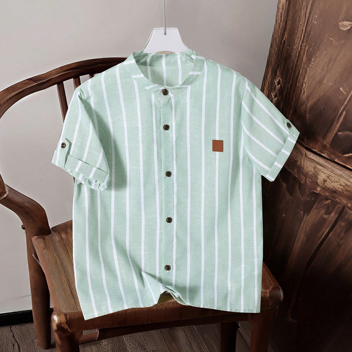 Pieza Camisa casual de manga corta con cuello Mao a rayas para niños preadolescentes, de tela suave y cómoda, adecuada para primavera/verano, uso al
