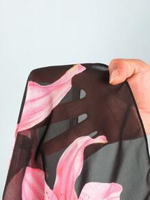 SHEIN 少女三件套比基尼，黑色百合花印花，包含上衣、泳裤和裙子，时尚休闲优雅泳装，适合游泳、度假和夏季穿着。 - 黑色 - 查看 6