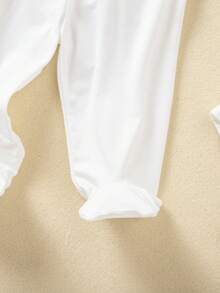 Bộ đồ 5 món cho bé gái sơ sinh: Áo liền quần dài tay cổ tròn, áo sơ mi cài cúc bên hông, quần dài có tất, áo liền quần dài tay và mũ, đồ ngủ và mặc nhà mùa xuân/hè. - trắng - Xem 4