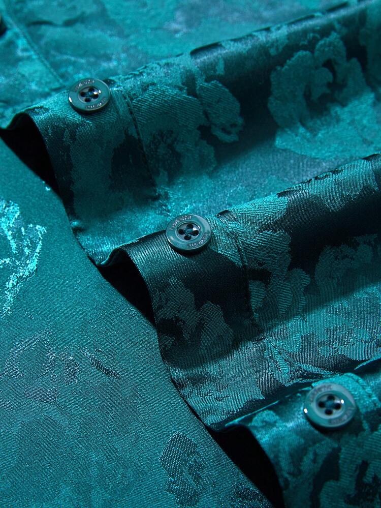 Ensemble de pyjama d'été respirant en satin émeraude pour femmes - Pyjama ample avec motif floral. à la mode actuelle des vêtements de nuit