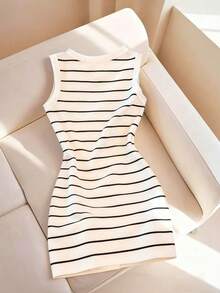 SHEIN 黑色线条印花无袖连衣裙，适合少女穿着，春、夏、秋季皆宜，适合外出、居家日常穿着，舒适简约经典。 - 彩色 - 查看 2