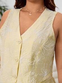 SHEIN EZwear 大码纹理优雅无袖上衣和短裤套装，简约日常穿搭 - 奶油色 - 查看 6