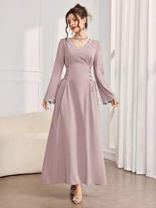 Al Najma 女士V领长袖优雅阿拉伯风格连衣裙，侧边系带腰部装饰 - 藕粉色 - 查看 6