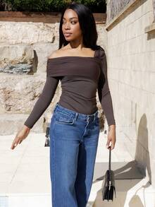 Yess Loren 女士休闲百搭白色纯色不对称领口褶皱长袖紧身衣 - 咖啡棕 - 查看 6