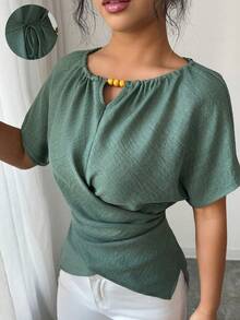 Elenzga Women's Elegant Green Round Neck Criss-Cross Bow Tie Wooden Bead Decor Button Fitted Short Sleeve Blouse, Spring/Summer - Green - View 5