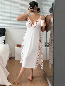 SHEIN Sexy Spaghetti Strap V-Neck Lace Patchwork High Slit Plus Size Nightgown - White - View 3