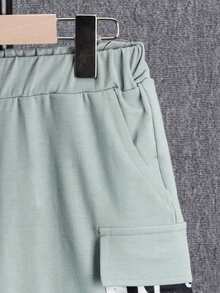 SHEIN Fantacosmos Set de sudadera con capucha y pantalones cortos con estampado de bloques de color para niño preadolescente - Verde - Ver 4