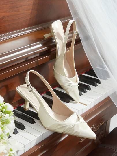CUCCOO HITCHD 女士25春夏新款尖头细高跟中跟浪漫优雅迷人简约性感香槟色缎面高跟露趾礼服鞋，适合约会、下午茶、派对、情人节等优雅场合。
