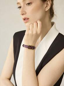 MOTF PREMIUM Đồng hồ mini mạ vàng họa tiết vải thiều màu đỏ tía - Màu Đỏ Sâu - Xem 9