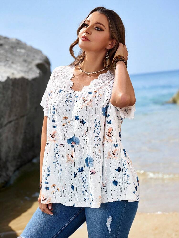 Plus Size Floral Lace Patchwork T-Shirt, Suitable For Spring/Summer Vacation, Summer Tops