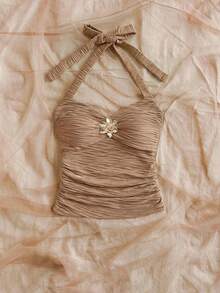 SHEIN 少女休闲日常时尚度假露背纹理面料吊带背心，正面中央饰有装饰，适合夏季穿着 - 杏色 - 查看 3